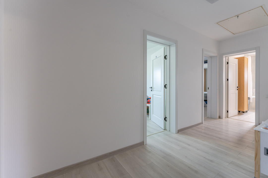 Casa in Harman, cu 4 dormitoare, terasa generoasa si teren de 652 mp