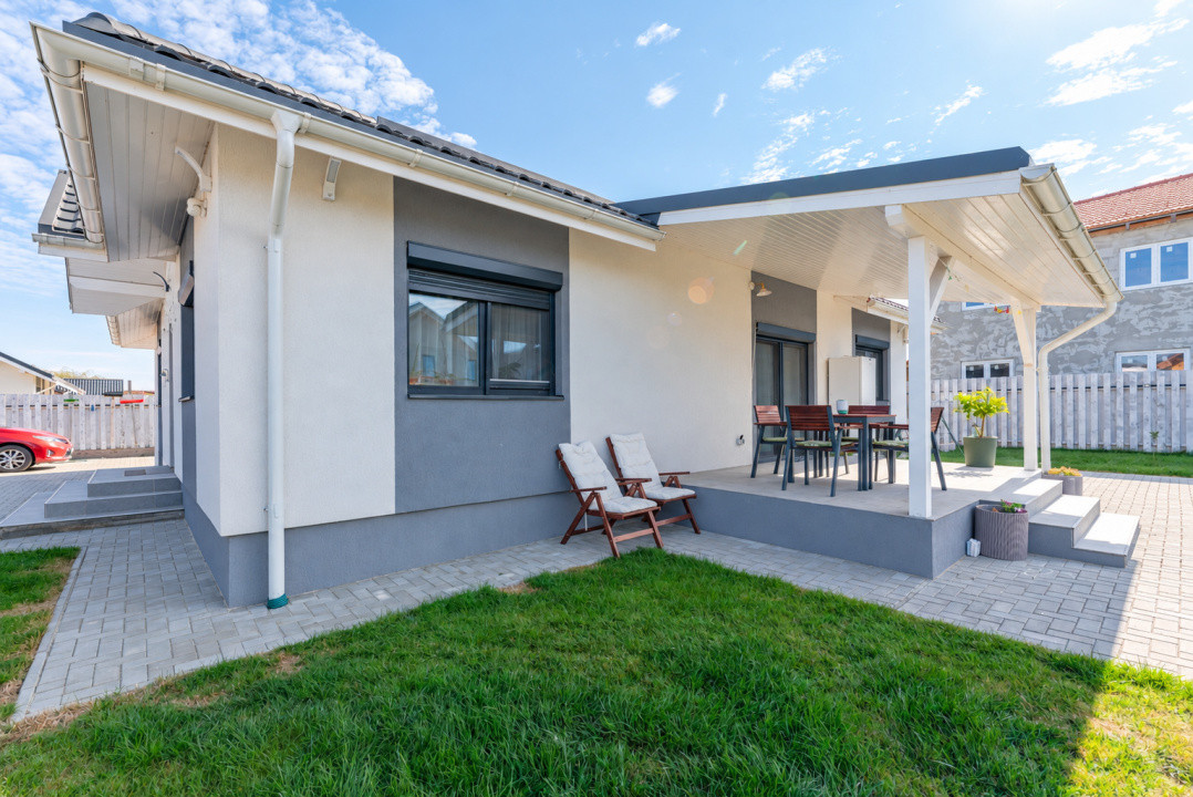 Casa in Harman, cu 4 dormitoare, terasa generoasa si teren de 652 mp