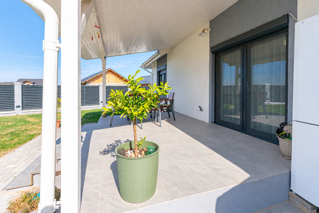 Casa in Harman, cu 4 dormitoare, terasa generoasa si teren de 652 mp