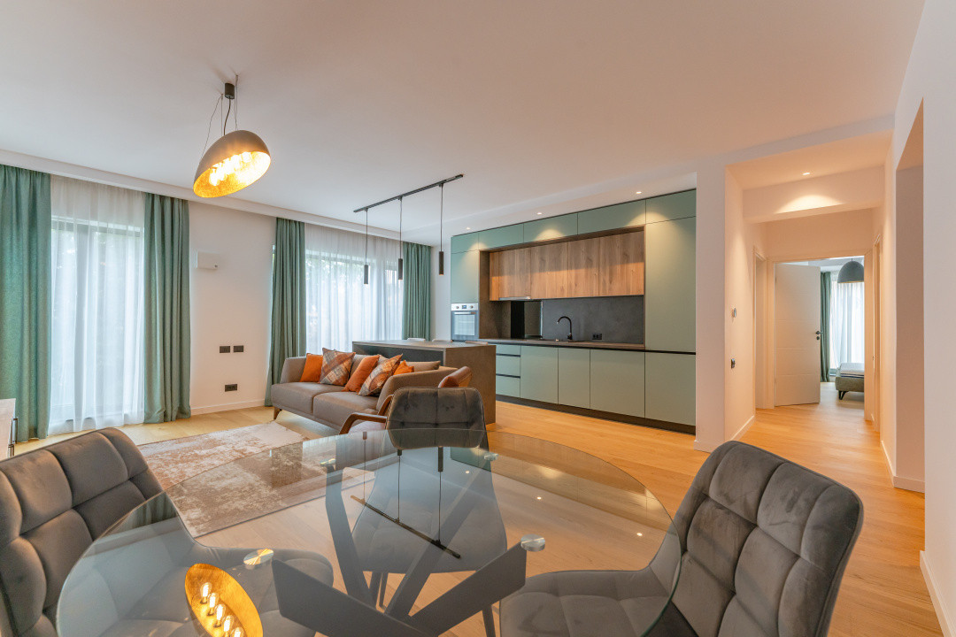 Închiriere apartament modern 3 camere cu vedere superbă Brașov