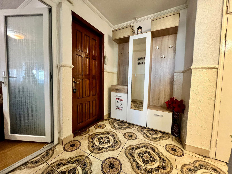 Apartament luminos 3 camere, 2 băi, parcare