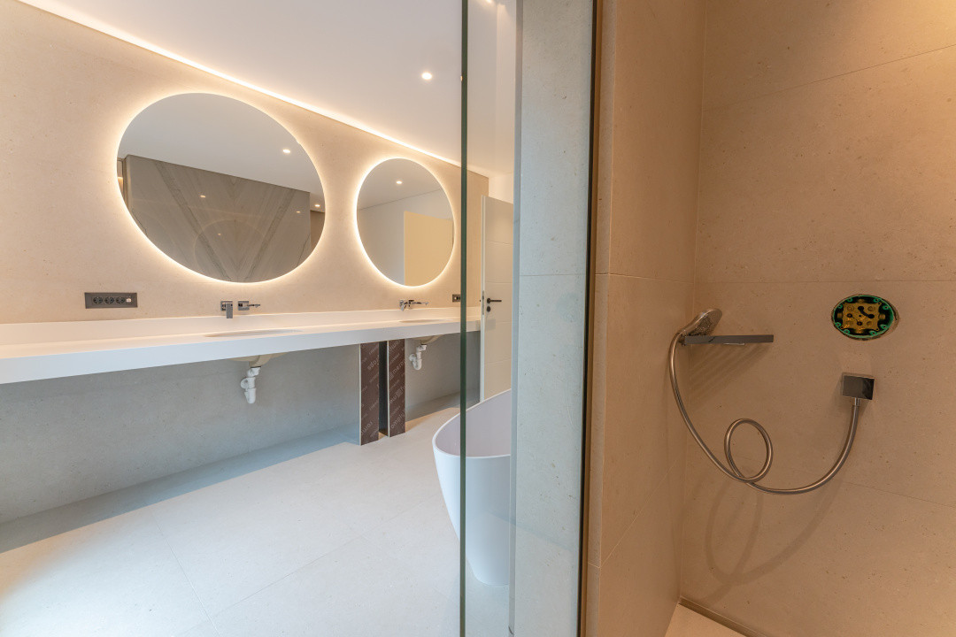 Apartament 4 camere cu terasă 104 mp și priveliște spre Tâmpa