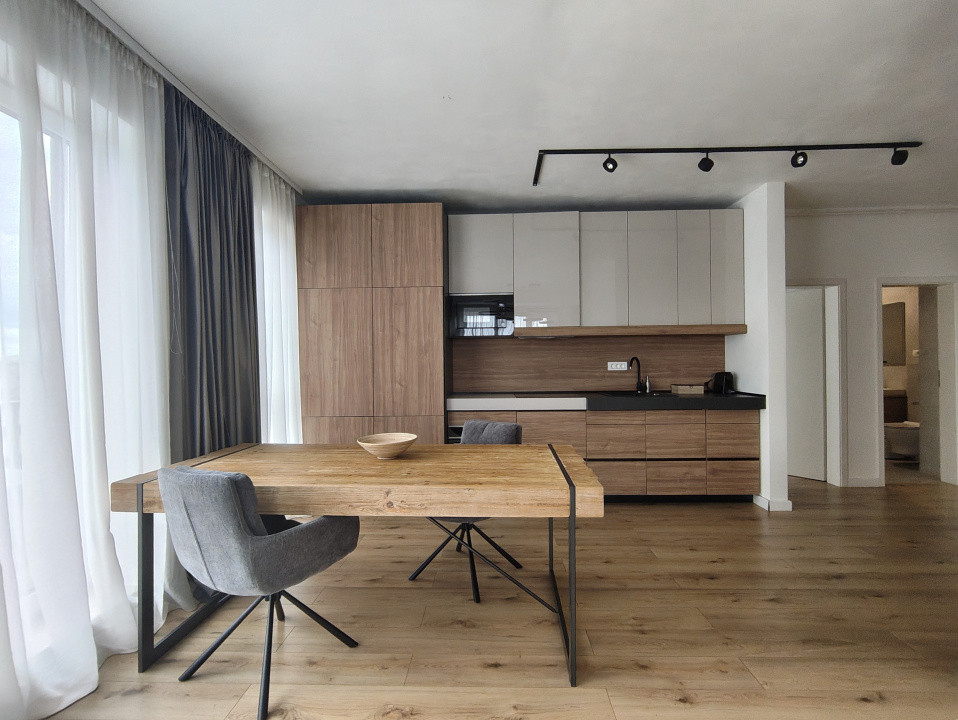 Apartament 3 camere spatios, complet utilat, terasa si parcare,  pet friendly