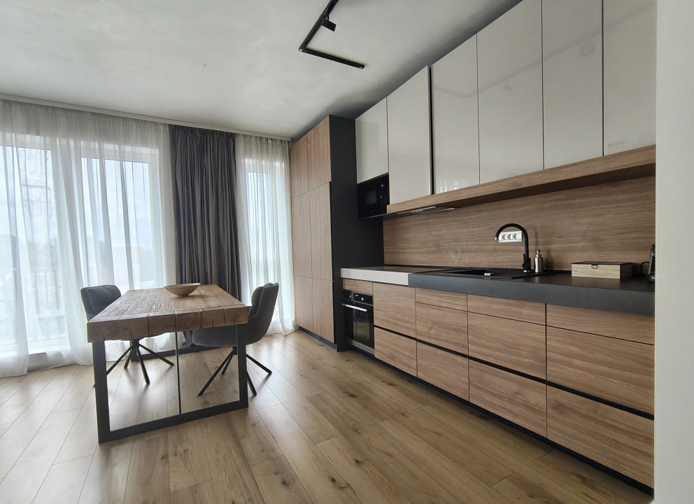 Apartament 3 camere spatios, complet utilat, terasa si parcare,  pet friendly