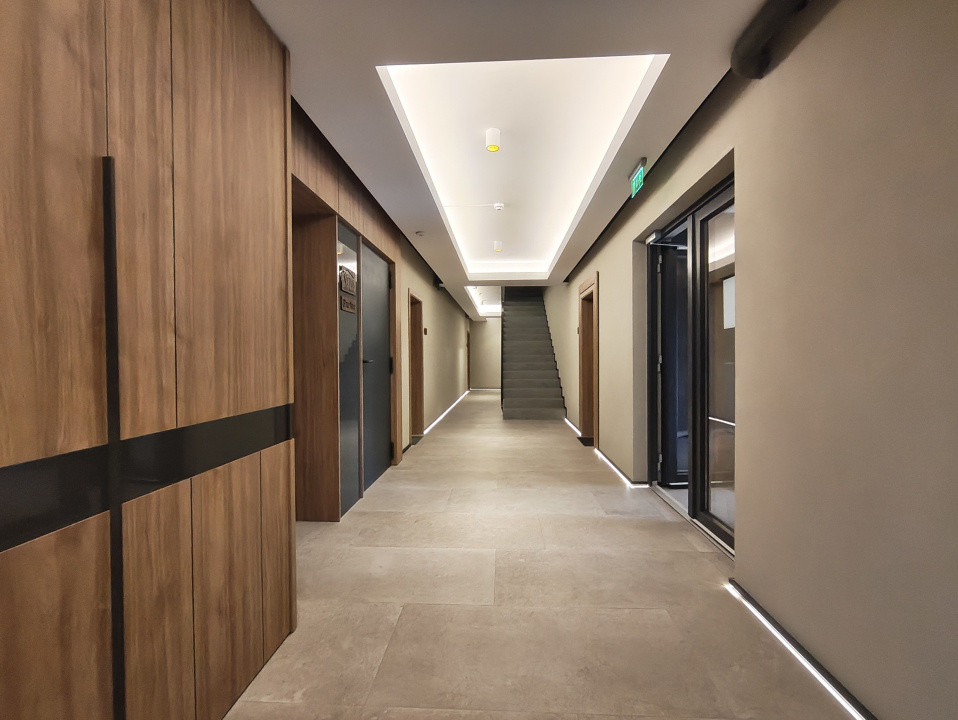 Apartament 3 camere spatios, complet utilat, terasa si parcare,  pet friendly