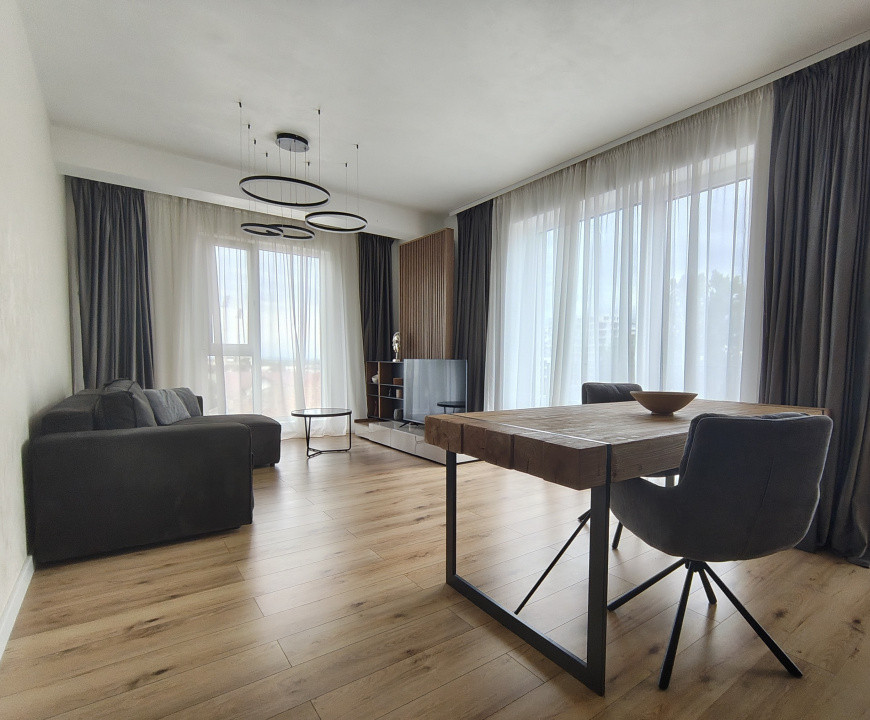 Apartament 3 camere spatios, complet utilat, terasa si parcare,  pet friendly
