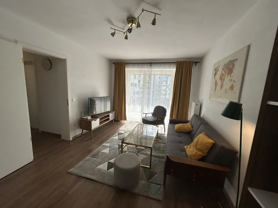 Apartament cu 2 camere pe Pietonala/Coresi 