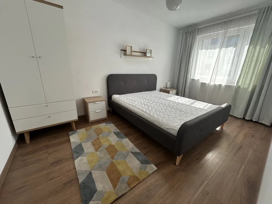 Apartament cu 2 camere pe Pietonala/Coresi 