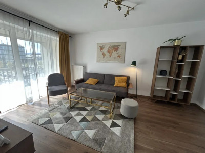Apartament cu 2 camere pe Pietonala/Coresi 
