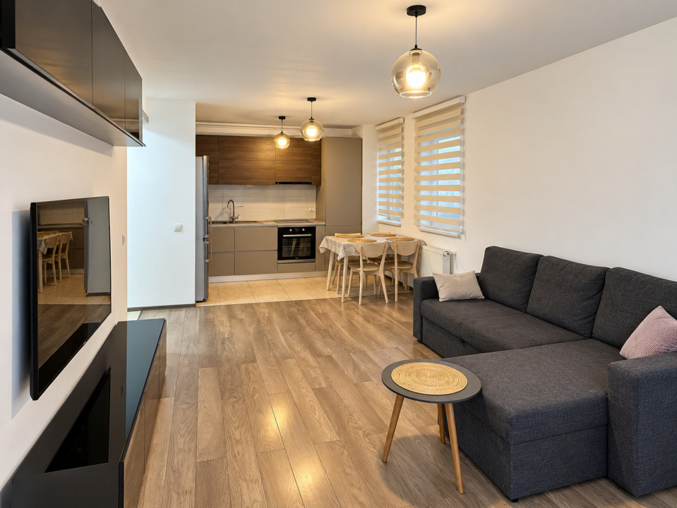 Apartament cu 2 camere Top City – Coresi | Parcare, boxa si dressing