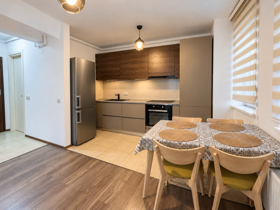 Apartament cu 2 camere Top City – Coresi | Parcare, boxa si dressing
