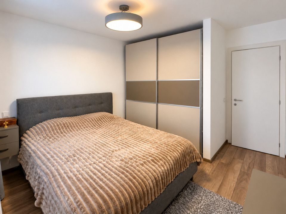 Apartament cu 2 camere Top City – Coresi | Parcare, boxa si dressing