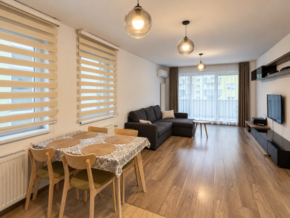 Apartament cu 2 camere Top City – Coresi | Parcare, boxa si dressing