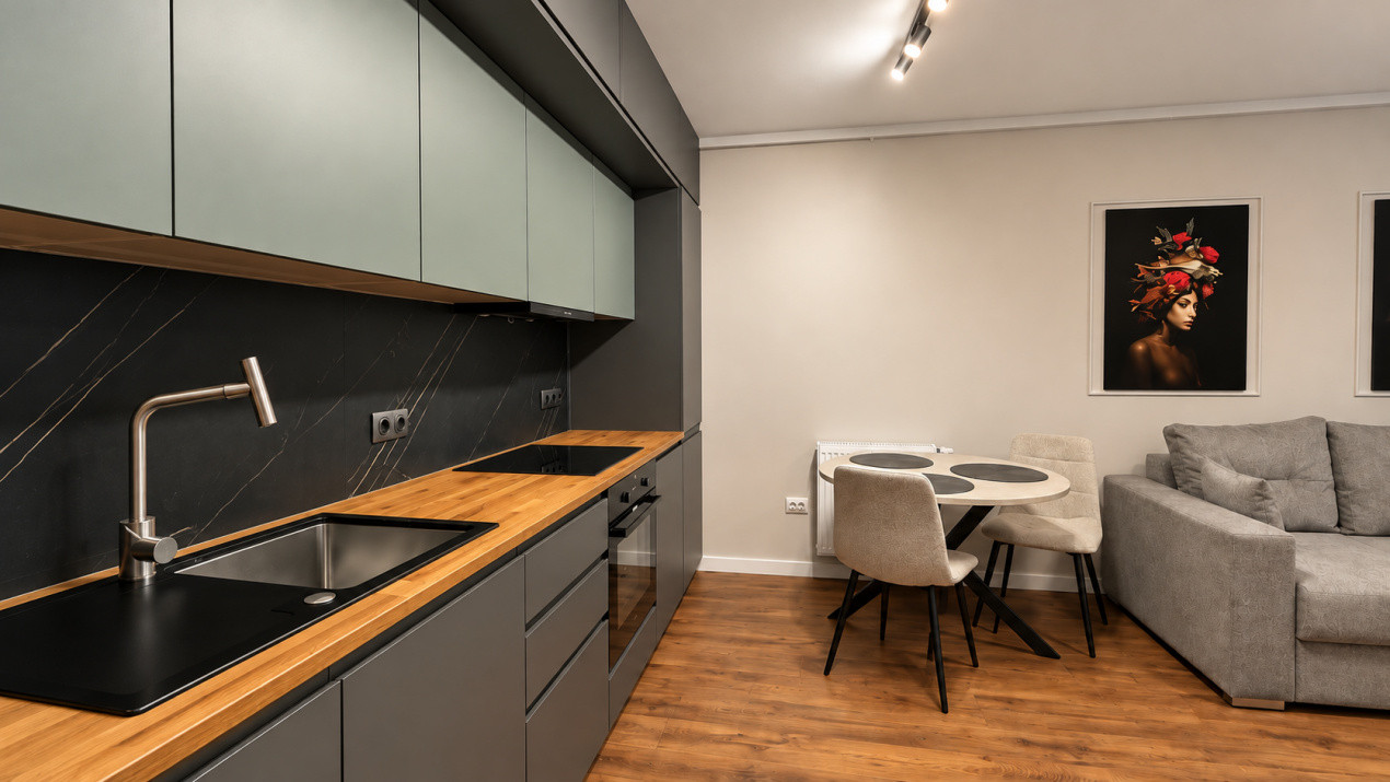 Apartament cu 3 camere in zona Judetean 