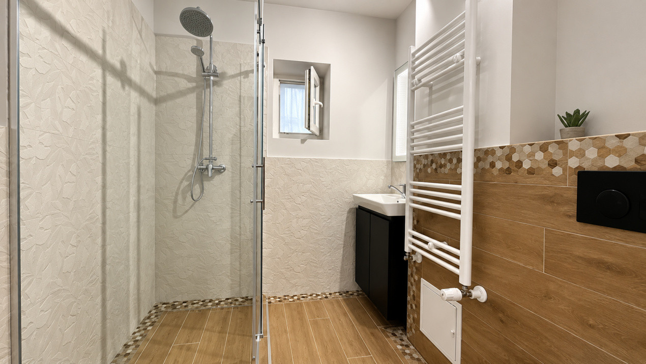 Apartament cu 3 camere in zona Judetean 