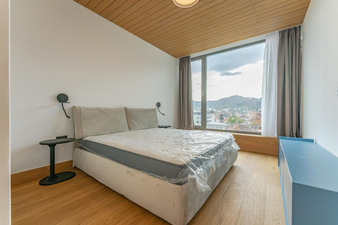 Penthouse de lux cu jacuzzi și vedere spectaculoasă spre Tâmpa