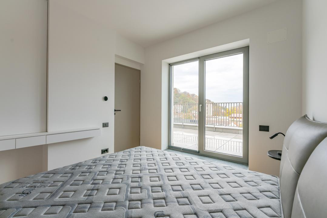 Penthouse de lux cu jacuzzi și vedere spectaculoasă spre Tâmpa
