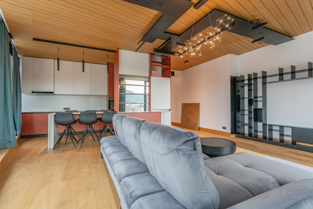 Penthouse de lux cu jacuzzi și vedere spectaculoasă spre Tâmpa