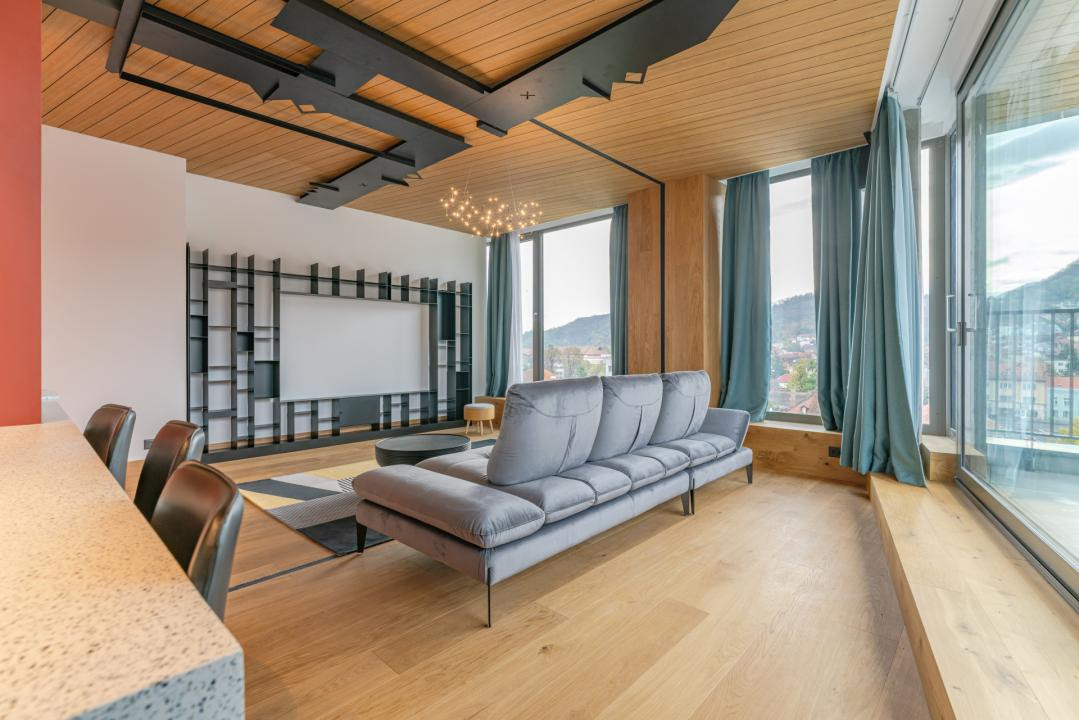 Penthouse de lux cu jacuzzi și vedere spectaculoasă spre Tâmpa