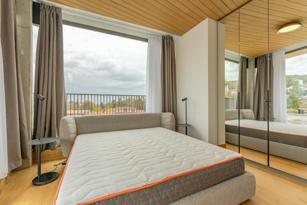 Penthouse de lux cu jacuzzi și vedere spectaculoasă spre Tâmpa