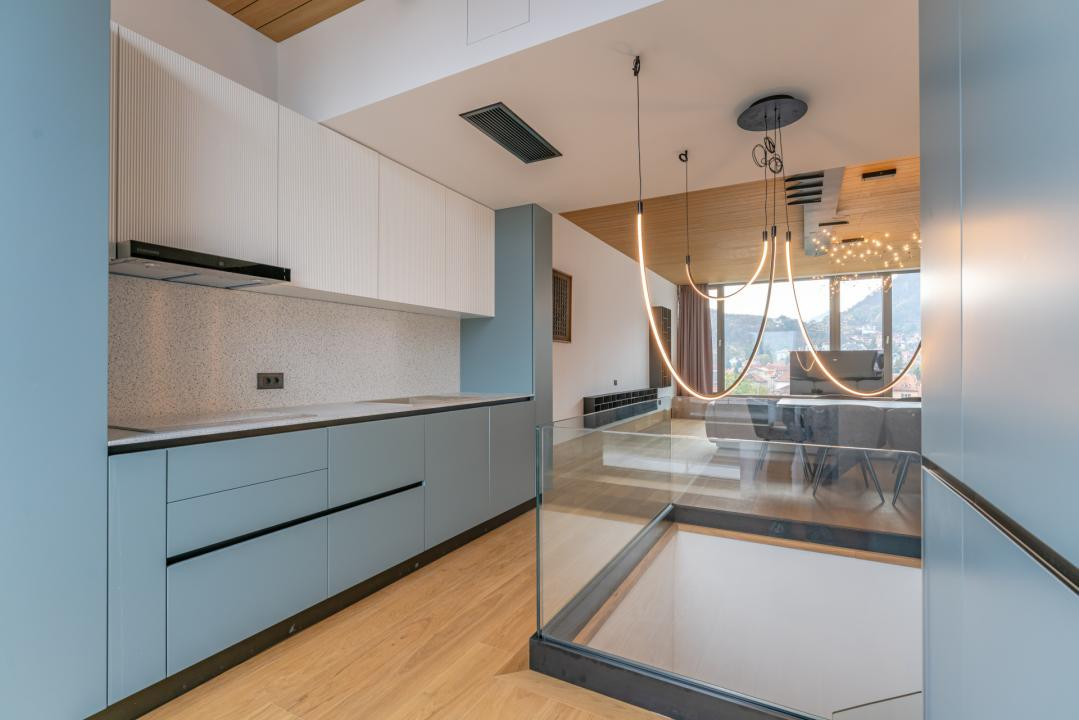 Penthouse Exclusivist cu Jacuzzi și Panoramă Superbă spre Tâmpa