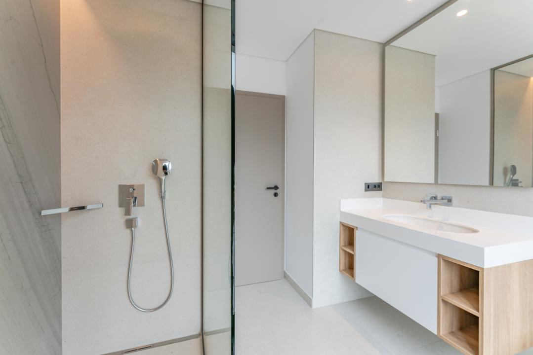 Penthouse Exclusivist cu Jacuzzi și Panoramă Superbă spre Tâmpa
