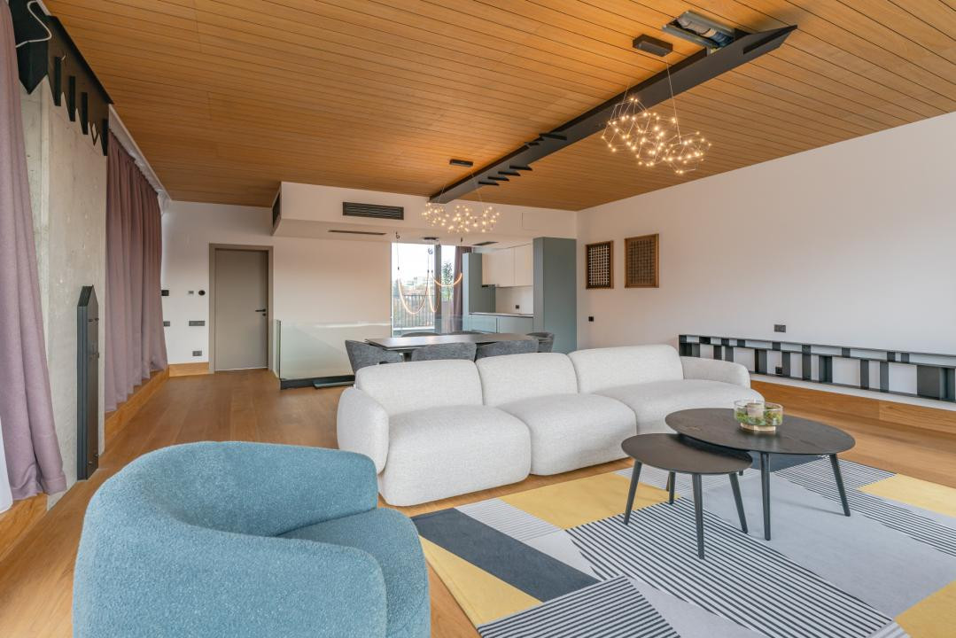 Penthouse Exclusivist cu Jacuzzi și Panoramă Superbă spre Tâmpa