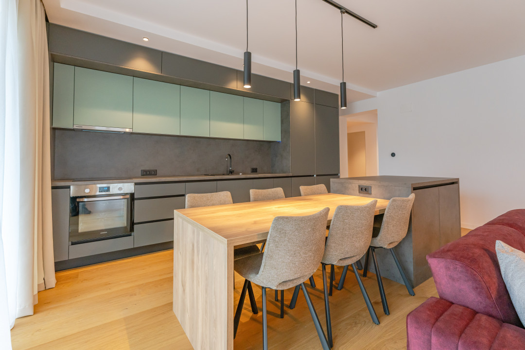 Apartament cu 4 camere in centrul Brasovului