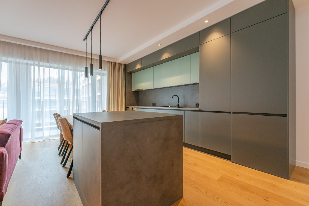 Apartament cu 4 camere in centrul Brasovului