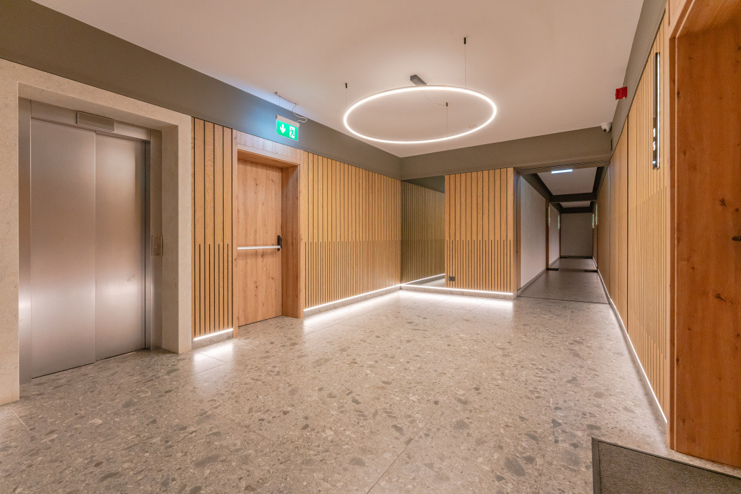 Închiriere apartament modern 3 camere cu vedere superbă Brașov
