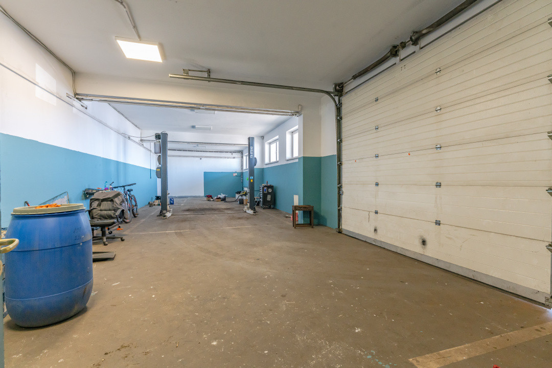 Hală 664 mp cu showroom, lift marfă și 15 parcări Brașov