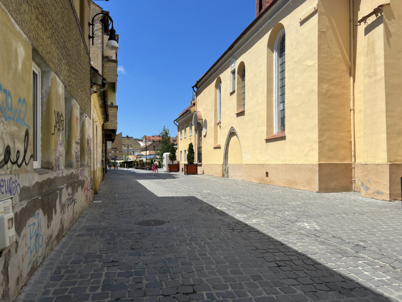 Apartament cu 2 camere si terasa cu zona barbeque 