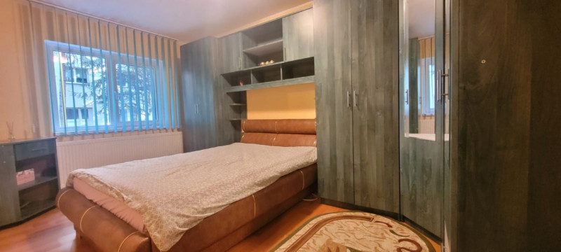 Apartament cu 3 camere in Centrul Civic (strada Harmanului)