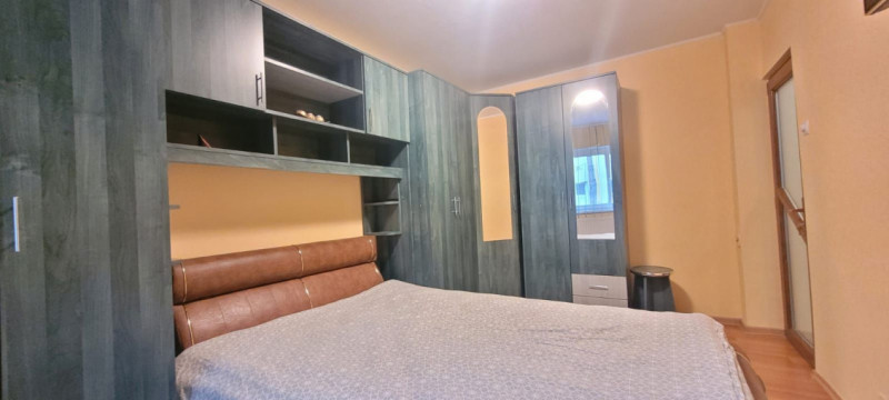 Apartament cu 3 camere in Centrul Civic (strada Harmanului)