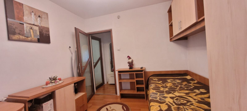 Apartament cu 3 camere in Centrul Civic (strada Harmanului)