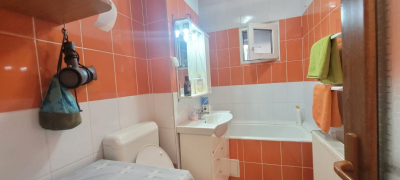 Apartament cu 3 camere in Centrul Civic (strada Harmanului)