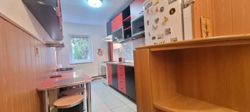 Apartament cu 3 camere in Centrul Civic (strada Harmanului)