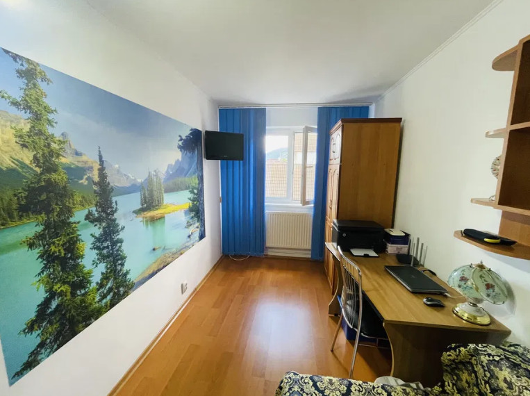 Apartament cu 3 camere, in zona podului Fartec