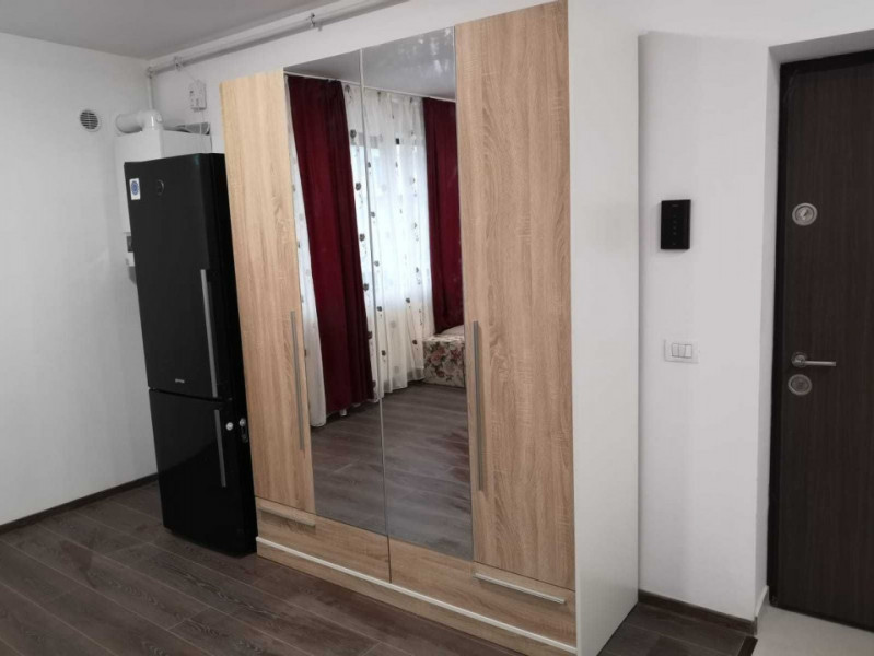 Garsoniera moderna, in zona Coresi