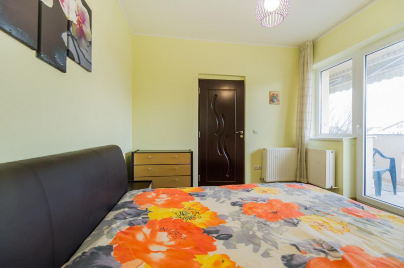 De inchiriat, apartament in vila, cartier Tractorul