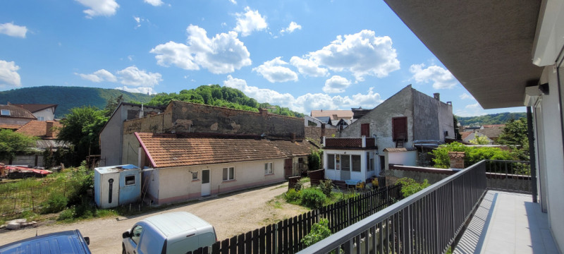De inchiriat: apartament 3 camere - Central,str. Avram Iancu- Schiller-Residence