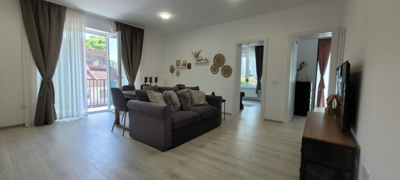 De inchiriat: apartament 3 camere - Central,str. Avram Iancu- Schiller-Residence