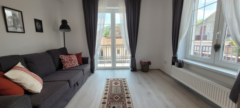 De inchiriat: apartament 3 camere - Central,str. Avram Iancu- Schiller-Residence