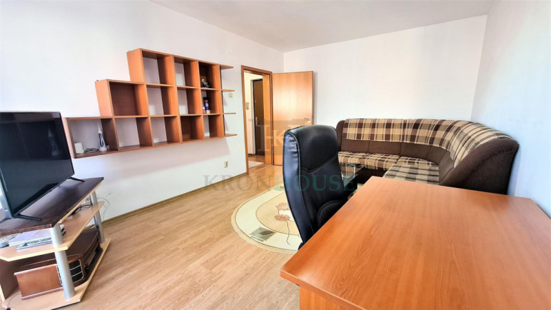 Apartament 4 camere spatios, in zona centrala.