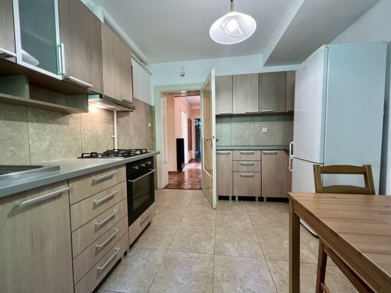 Apartament cu 3 camere la casa | Nisipului de Sus