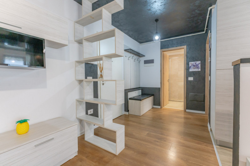 Apartament tip studio, in Coresi la pietonala