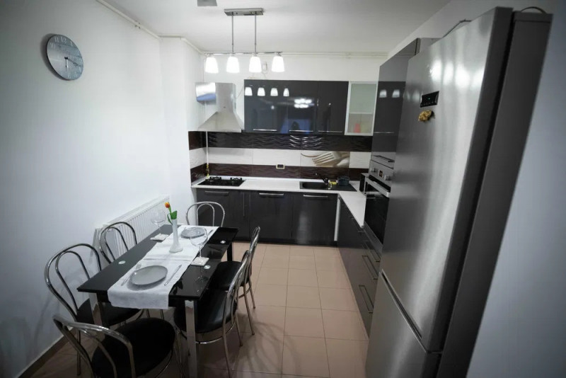 Ofer spre inchiriere apartament cu 2 camere in incinta blocurilor Isaran (cartie