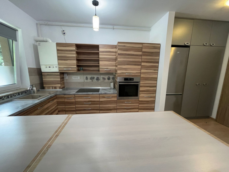 Apartament cu 2 camere zona Colina Universității