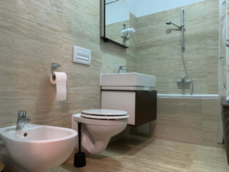 Apartament cu 2 camere, modern, zona centrală