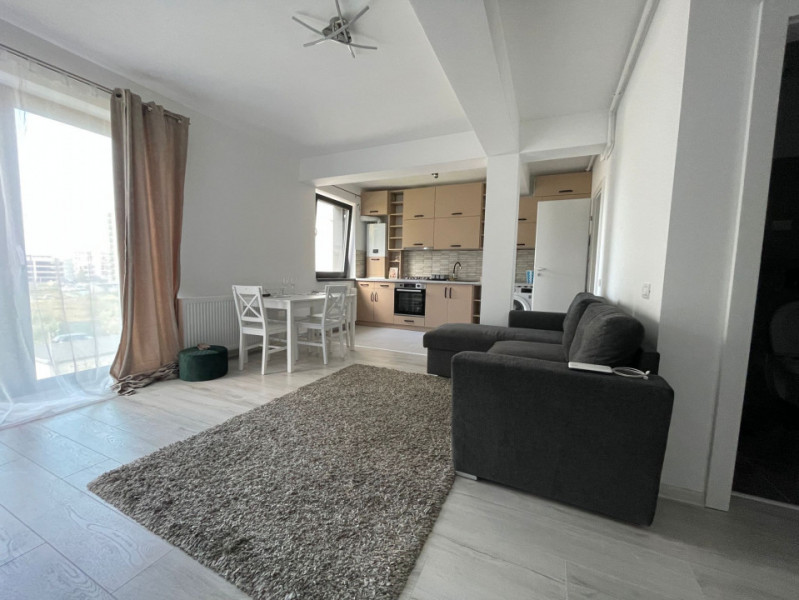 Apartament cu 2 camere , zona Tractorul